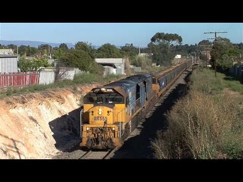 Grain Train powers through Stawell.  Sat 05/03/11