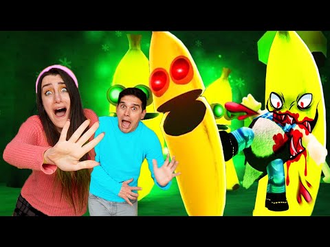 SCAPPA DALLE BANANE  MANGIA PERSONE CATTIVE DI ROBLOX ESCAPE ROOM!!!