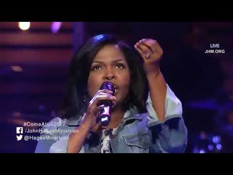 Cece Winans - Waging War Live
