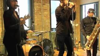 Breakin&#39; the Chains of Love--Fitz and The Tantrums LIVE at Comma