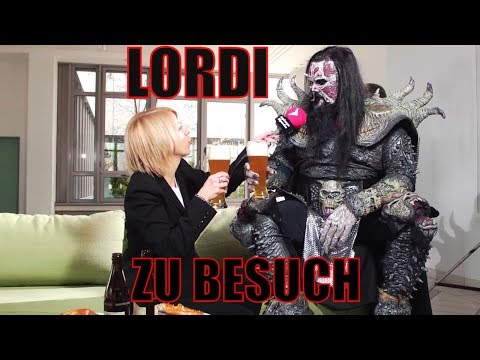 MR. LORDI beim bayerischen Frühstück auf der GRÜNEN COUCH