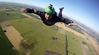 Friday Freakout: Skydivers FORGET To Pull Parachute, Saved By AAD! Altitude Awareness Fail!