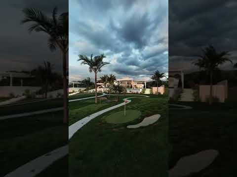 تصميم مسبح خارجي مع ملعب جولف مصغر