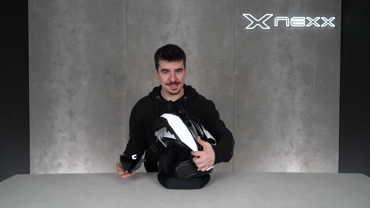 Aurinkovisiirin irroittaminen