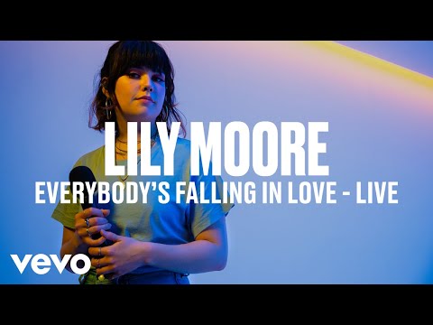 Lily Moore - Everybody's Falling In Love (Live | Vevo DSCVR)