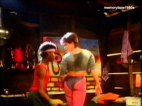 Ollie And Jerry - Breaking There's No Stopping Us. Top Of The Popa 1984