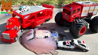 Car Carrier Looks for Police Cars in Jelly! Fire Truck Smashes the Jelly!【Kuma's Bear Kids】