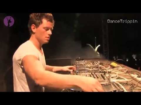 Deniz Koyu - Bong [played by Fedde Le Grand]