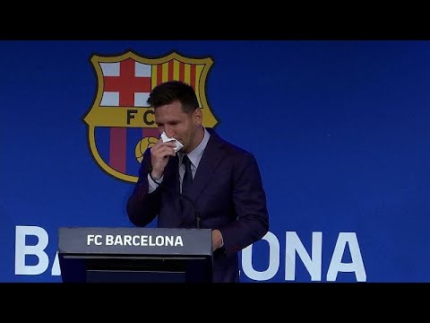 شاهد ميسي يجهش بالبكاء في بداية مؤتمر صحافي لإعلان رحيله عن برشلونة…