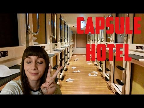 A night in a Capsule Hotel!