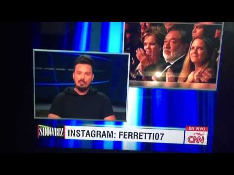 Christian Ferretti CNN en español talking about Red carpet.