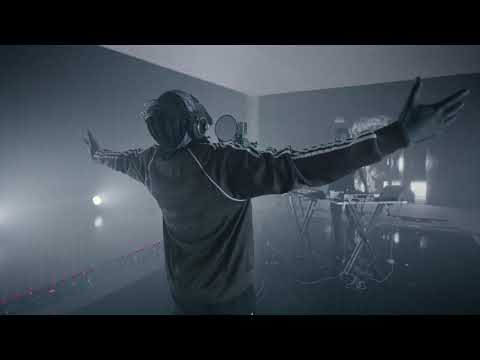 APASHE & WASIU Perform 'MAJESTY' on League Of Legends stream