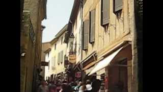 preview picture of video 'Entering the fortress and walled city of Carcassonne'