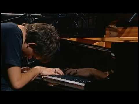 Vitor Araújo | Paranoid Android (Radiohead) | Instrumental SESC Brasil