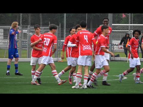 Eerste helft kampioenswedstrijd vv DOVO JO19-1 - FC Abcoude JO19-1.