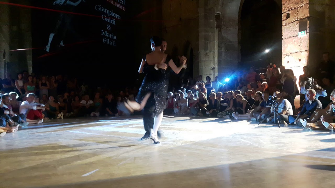 Esibizione di Gianpiero Galdi e Maria Filali in Café De Los Angelitos Octeto Tibidabo