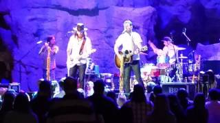 Brothers Osborne - Loving me Back