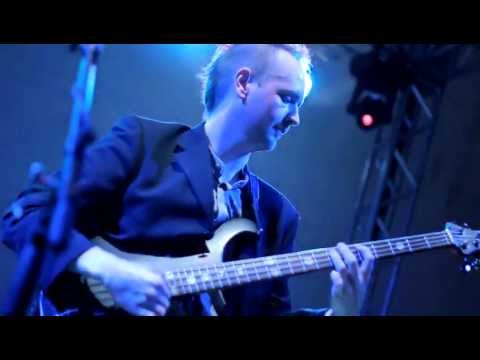 Grant Stinnett with some slap live by BaixoNatural