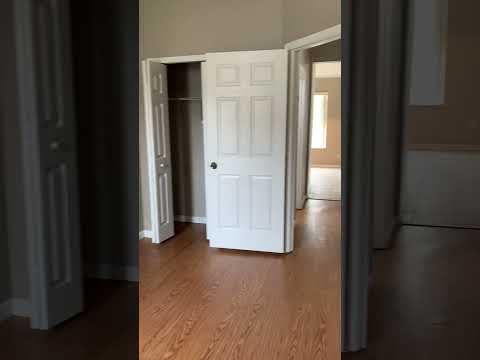 MOVE-IN SPECIAL- Nice 3/2 with Bonus Room in Oak Hammock Preserve property video