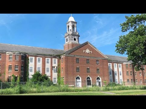 Abandoned Insane Asylum From The 50s Left To Rot | Found tunnels and Hydrotherapy Tubs