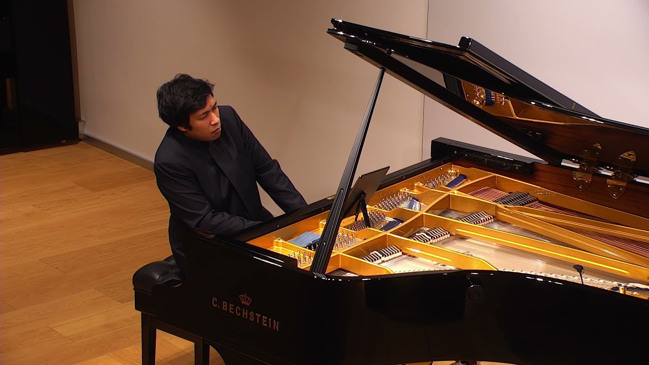 Franz Schubert: Sonata No. 21 D 960 in B-flat Major - Yannick Rafalimanana