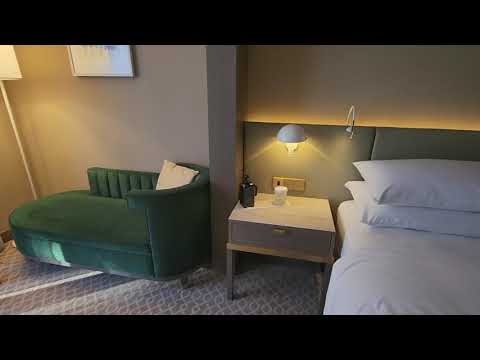 Hilton Vienna Plaza, King Plaza Room, Vienna, Austria