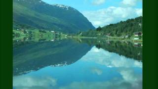 preview picture of video 'fiordos noruegos,de Geiranger a Hellesylt en autobús'