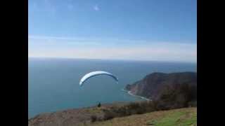 preview picture of video 'Alberto Pampaloni in decollo a Monterosso al Mare SP 06 FEB 2014'