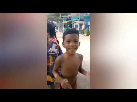 lBrothers learn to play games with others 😀😀😀😀