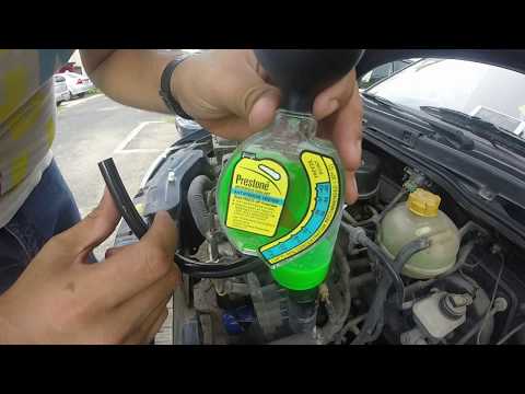 Comprobar el estado de tu liquido anticongelante,