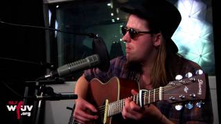 Jamie N. Commons - &quot;Lead Me Home&quot; (Live at WFUV)