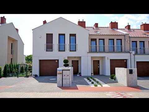 We are viewing a 150 m2 semi-detached house with a garage and a large garden - Nowe Złotniki / Su...