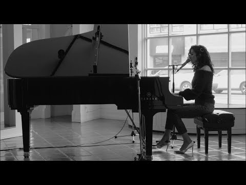 LAILA BIALI - I Think It's Going to Rain Today (Randy Newman cover) - live acoustic version