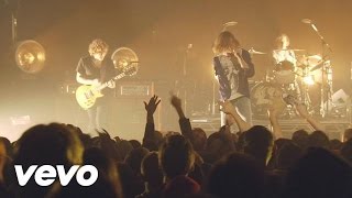 Cage The Elephant - In One Ear (Live From The Vic In Chicago)