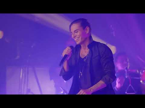 Julio Iglesias Jr. and Benny Mardones  - Into The Night [Official Live Performance]