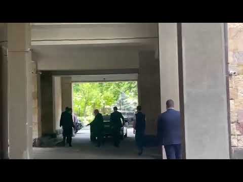 Փաշինյանը հեգնեց լրագրողներին