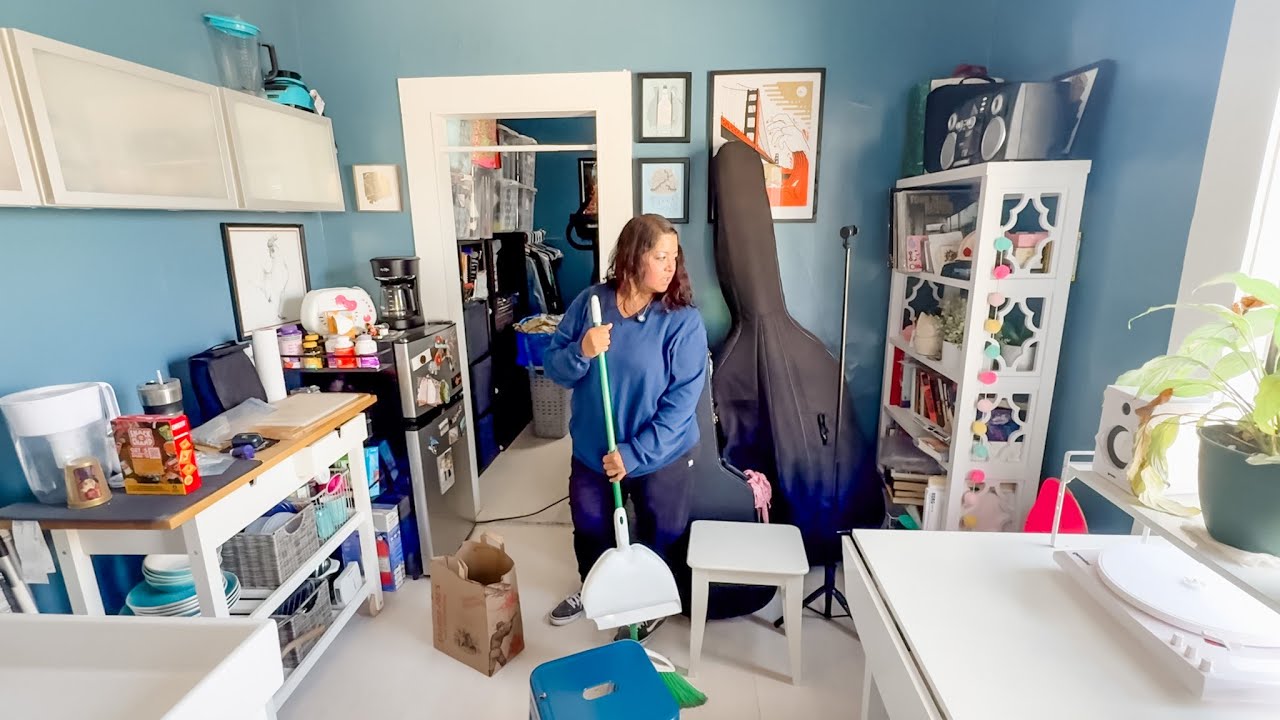 DECLUTTERING AFTER DIVORCE! Jenn's chance at a fresh start (Part Two)