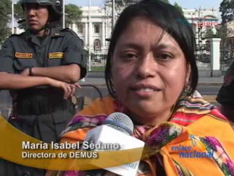 Mujeres marchan en demanda de leyes para frenar la violencia de género