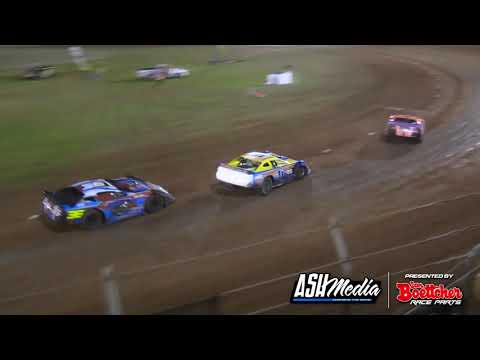 Super Sedans: Summer Slam - Heat 6 - Kingaroy Speedway - 01.01.2017