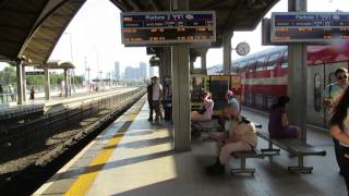 preview picture of video 'Two trains leave the station in Tel Aviv שתי רכבות עוזבות את תחנת הרכבת בתל אביב'