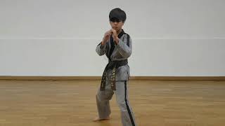 Coups de pieds 360 ° par Néo TACCHI