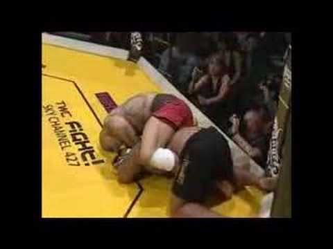 Pierwsza walka POPKA w klatce MMA