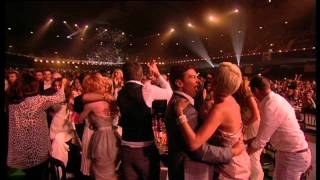 Girls Aloud win British Single presented by Alan Carr | BRIT Awards 2009