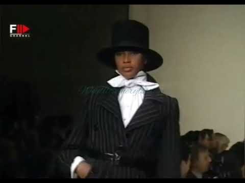 Naomi On The Runway - Balmain Fall/Winter 1993