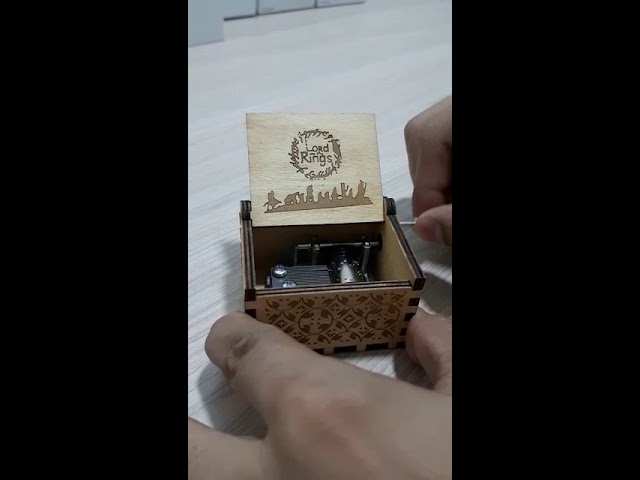 Vídeo relacionado con Micteney El señor de los Anillos Regalos Originales,Caja de Musica el señor de los Anillos Lord of The Rings