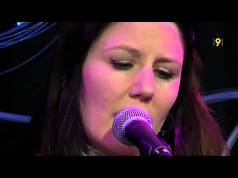 MaryZoo, alias Christine Zufferey, présente In Parallel