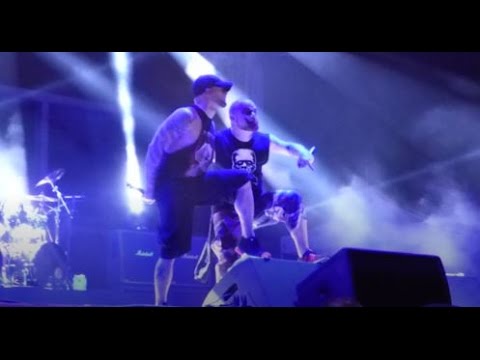 Five Finger Death Punch - Wash It All Away w / Phil Labonte of All That Remains LIVE [HD] 5/17/17