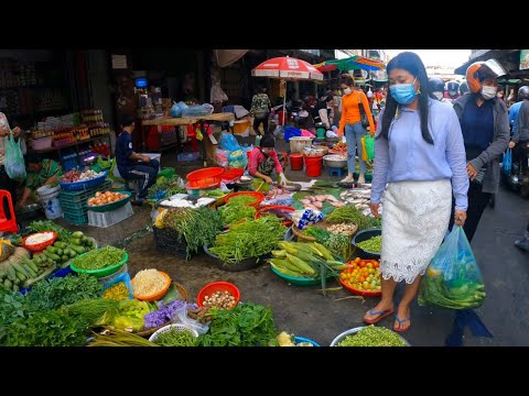 Evening Activities of Khmer People Walk at Orussey Market - Food Market Scene in Phnom Penh