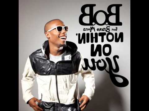 B.o.B Feat Bruno Mars Vs Avicii - Nothin on penguin (David Garry Mash Up)