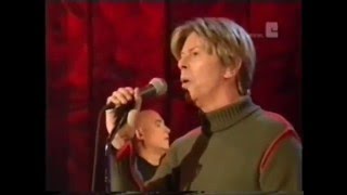 David Bowie - "Life on Mars" (Parkinson Show 2002)
